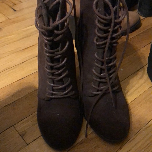 NWOT brown heeled lace up bootie - Picture 2 of 2